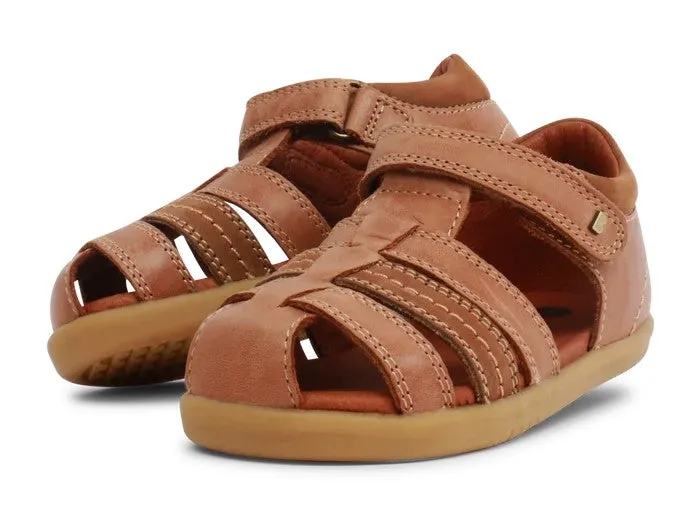 BOBUX - STEP UP ROAM SANDAL: CARAMEL