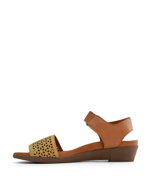 BUENO ADELAIDE-LSA FLAT SANDALS (LARGE SIZES 43 TO 46)