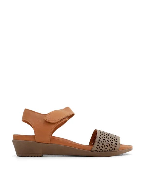 BUENO ADELAIDE-LSA FLAT SANDALS (LARGE SIZES 43 TO 46)