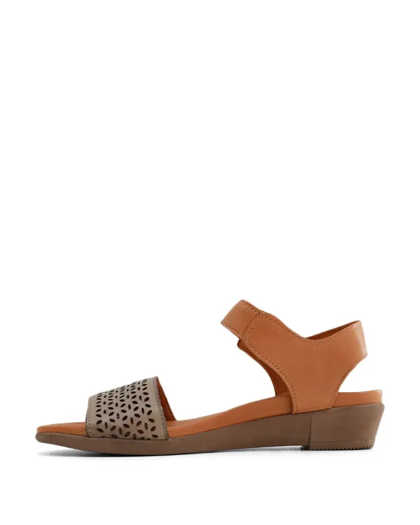BUENO ADELAIDE-LSA FLAT SANDALS (LARGE SIZES 43 TO 46)