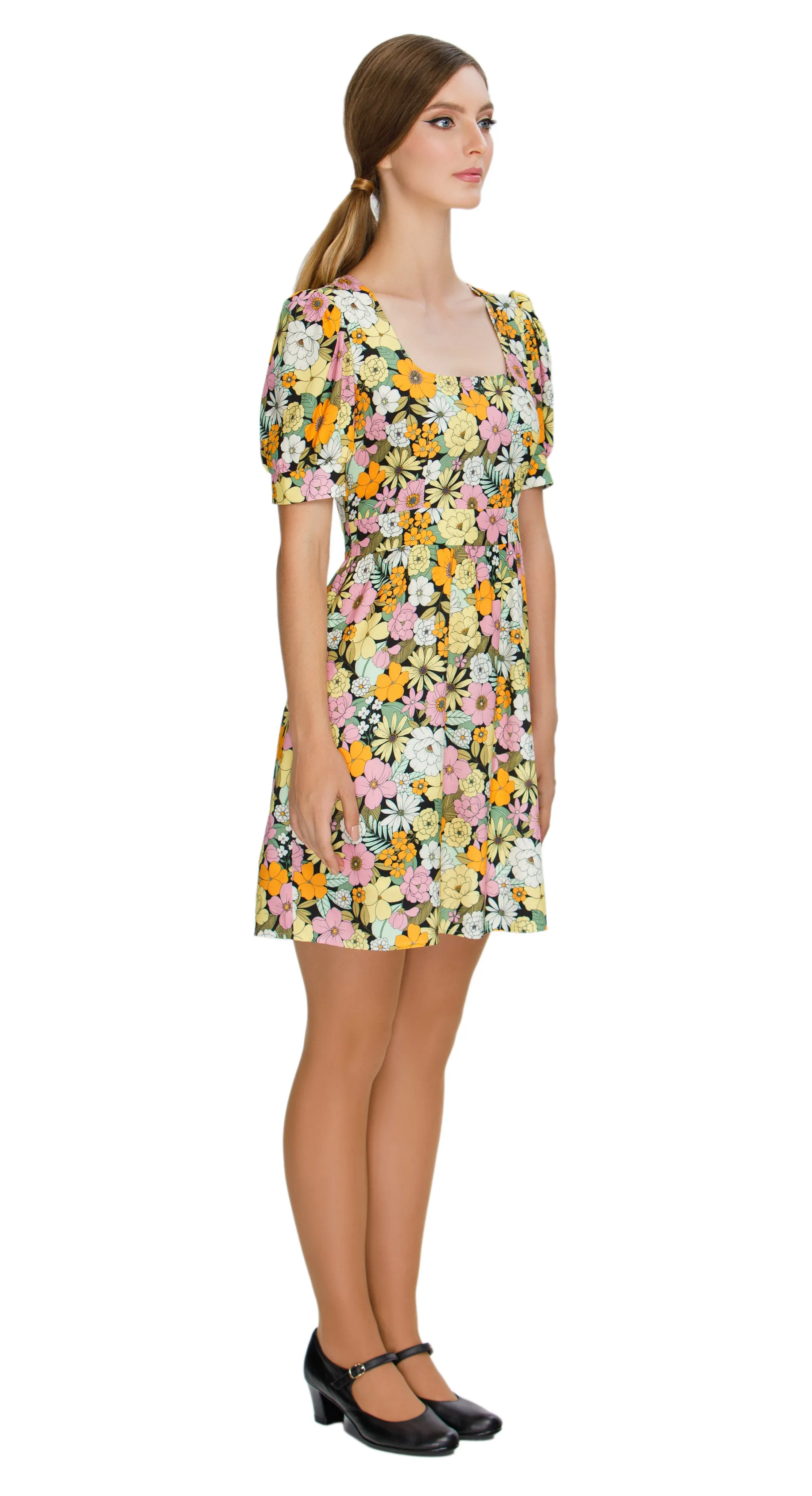Charming Floral Autumn Sixties Dress with Square Neckline: SIZE XS