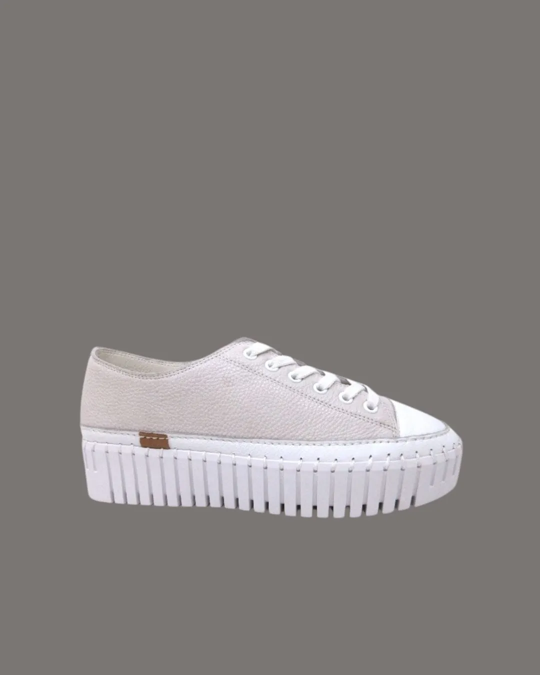 Django & juliette Baselo Leather Sneaker - White/Nougat