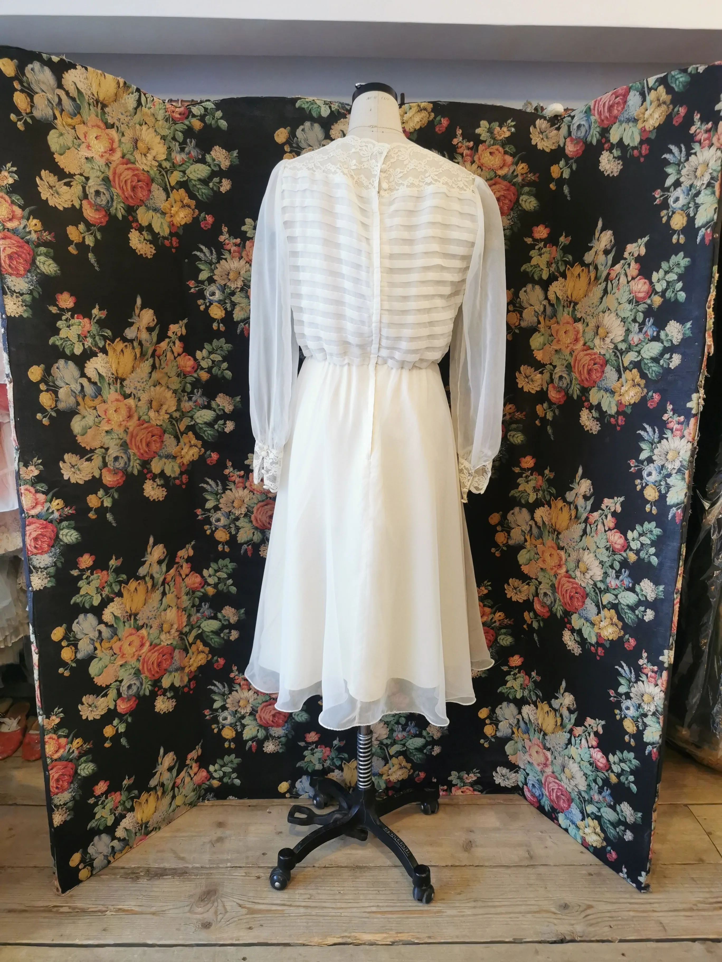 Elliette short pleated bodice wedding dress